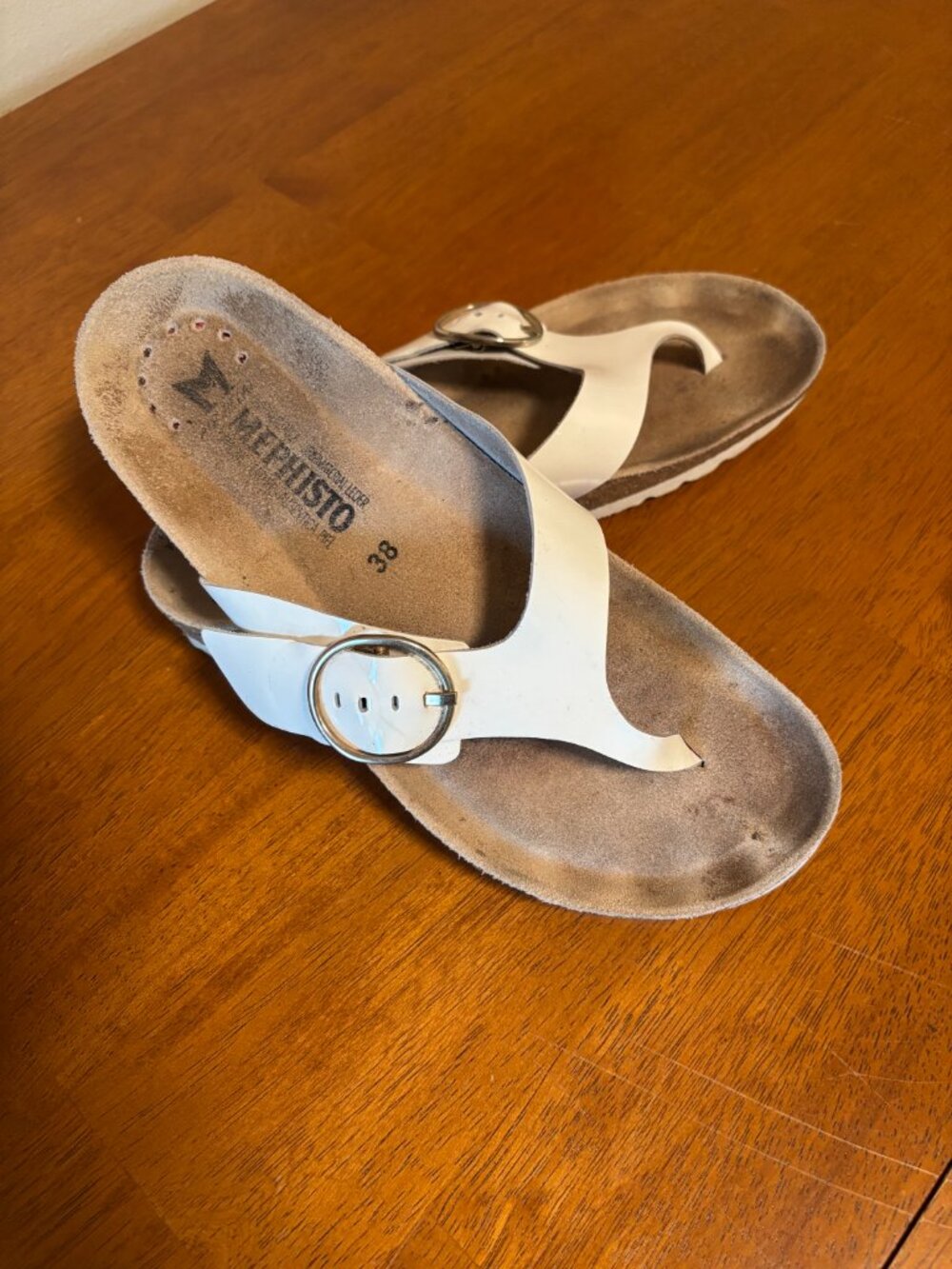 MEPHISTO Sandals Women’s Size 8  38 White Leather Thong Buckle Cork Footbed